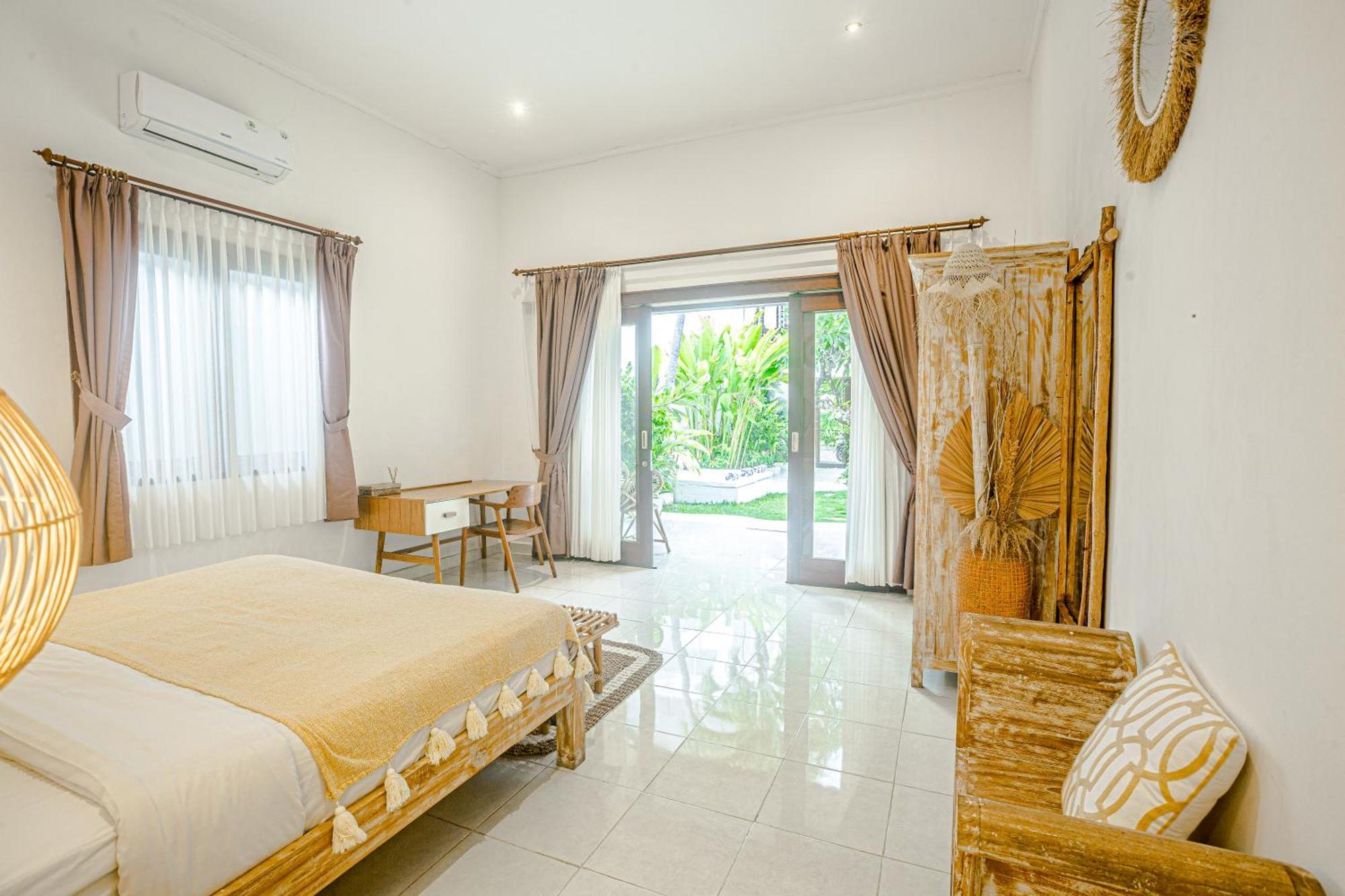 Deba I Seminyak (Bali)