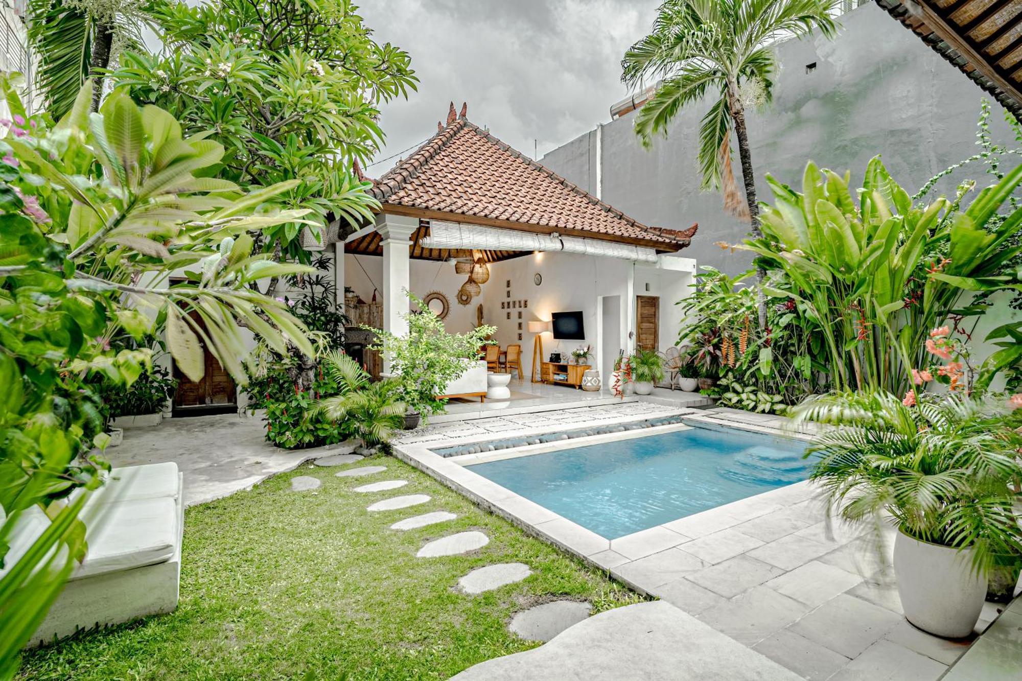 Deba I * Seminyak (Bali)